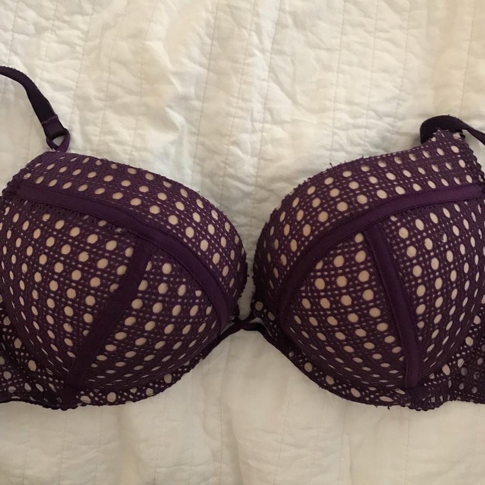 Victoria’s Secret Bombshell Plunge